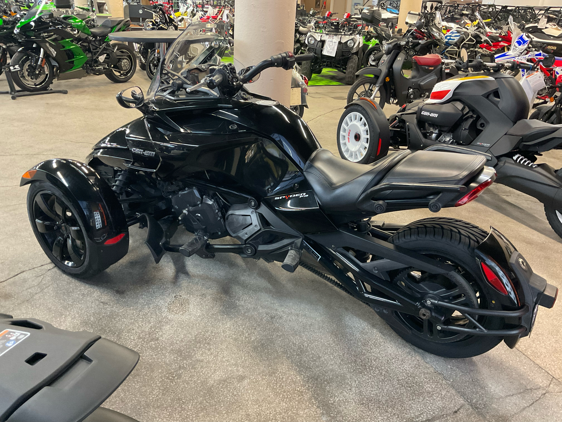 2017 Can-Am Spyder F3 SM6 in Bakersfield, California - Photo 2