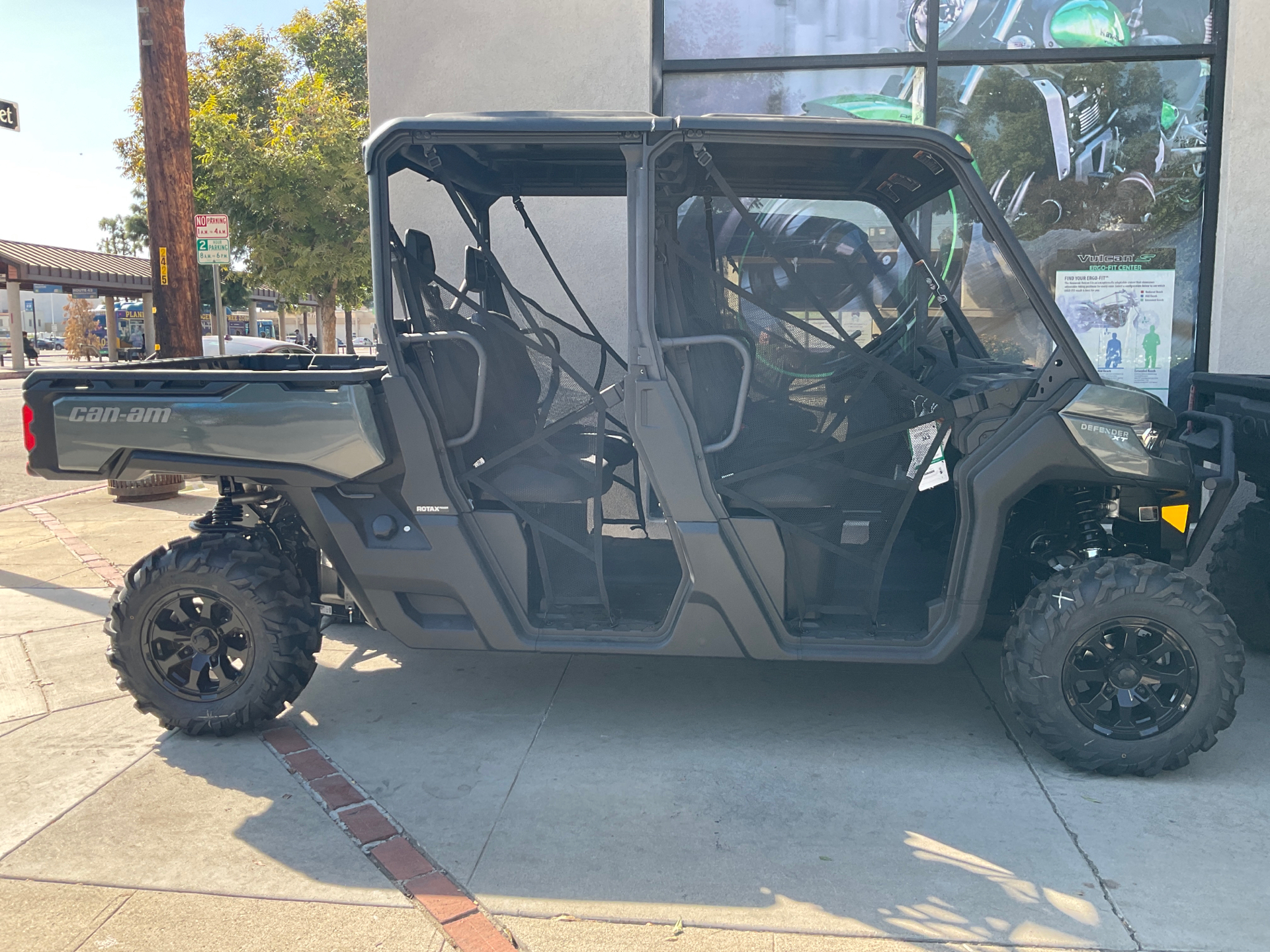 2024 Can-Am Defender MAX XT HD10 in Bakersfield, California - Photo 1