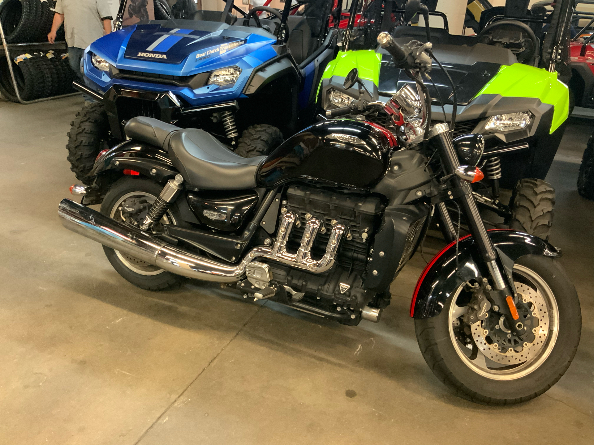 2016 Triumph Rocket III Roadster ABS in Bakersfield, California - Photo 2