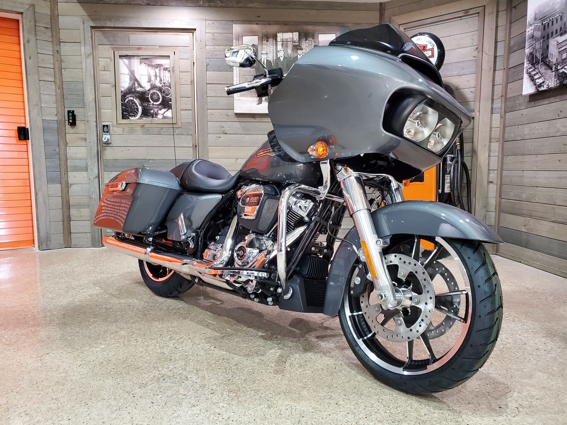 2021 Harley-Davidson Road Glide® in Kokomo, Indiana - Photo 2