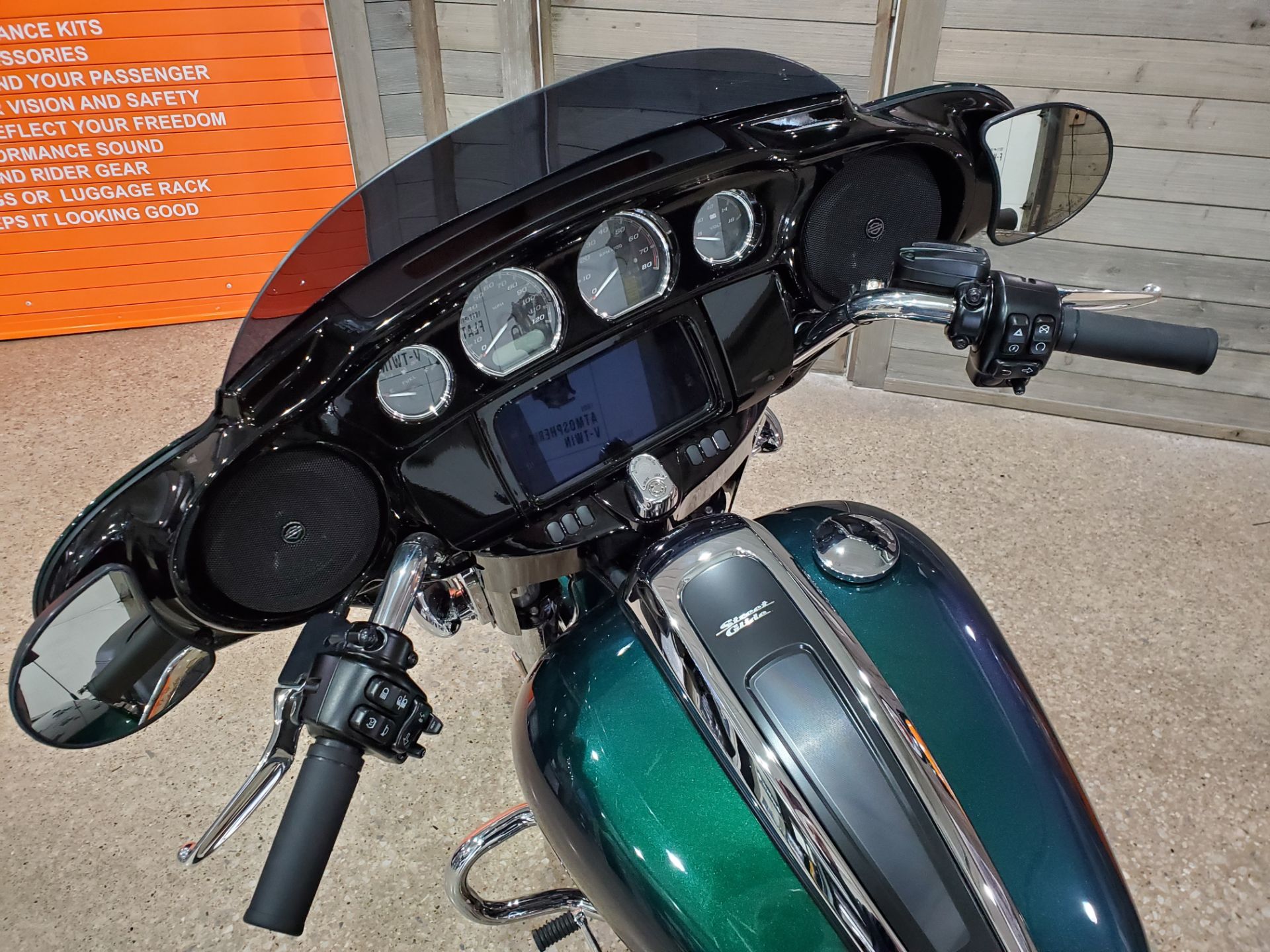 2021 Harley-Davidson Street Glide® Special in Kokomo, Indiana - Photo 11