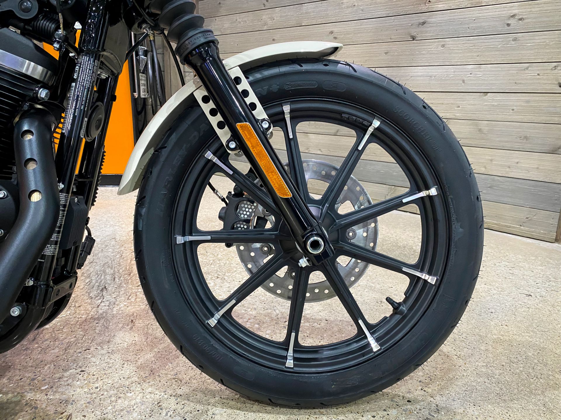 2022 Harley-Davidson Iron 883™ in Kokomo, Indiana - Photo 5