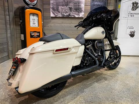 2022 Harley-Davidson Street Glide® Special in Kokomo, Indiana - Photo 10