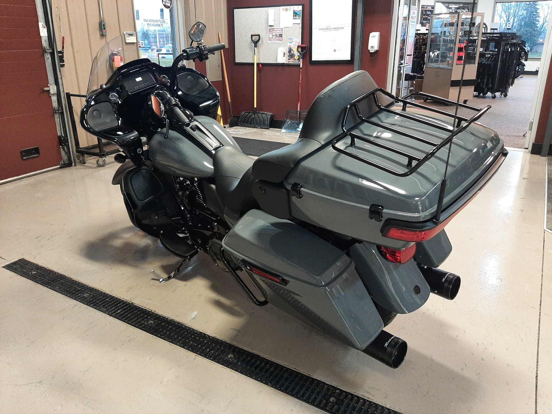 2022 Harley-Davidson Road Glide Limited in Michigan City, Indiana - Photo 2