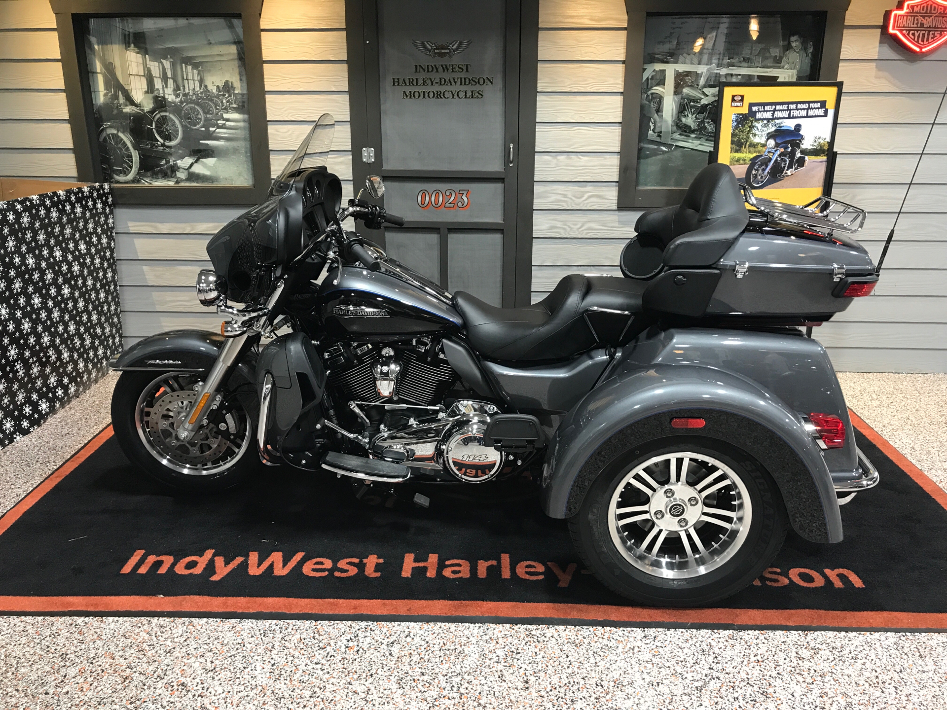 2021 Harley-Davidson Tri Glide® Ultra in Plainfield, Indiana - Photo 1