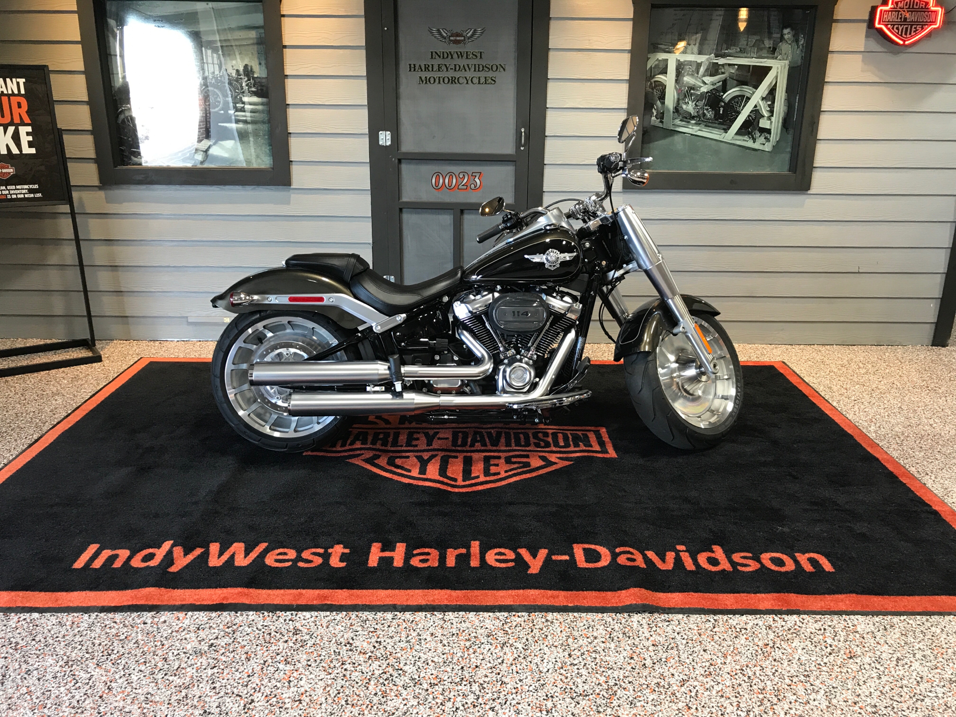 Used 2020 Harley Davidson Fat Boy 114 Motorcycles In Kokomo In 020100 River Rock Gray Vivid Black