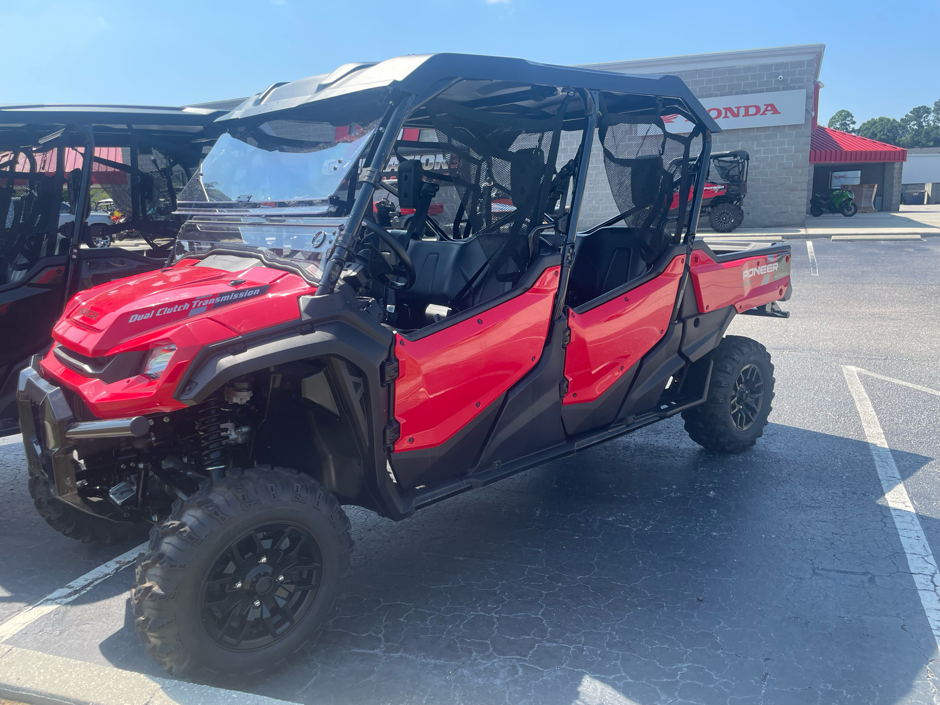 2023 Honda Pioneer 1000-6 Deluxe Crew in Florence, South Carolina - Photo 1