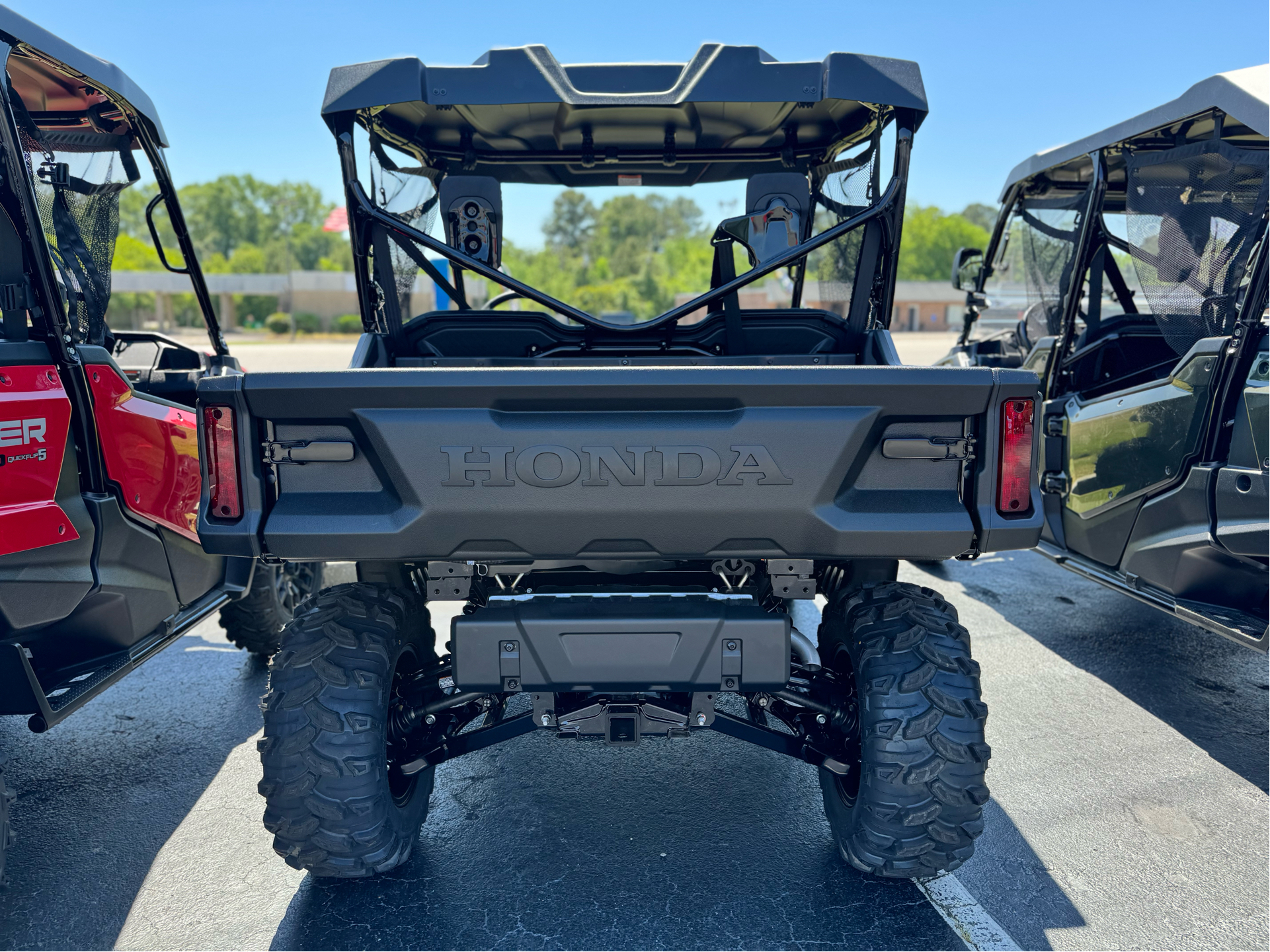 2024 Honda Pioneer 1000 Deluxe in Florence, South Carolina - Photo 5