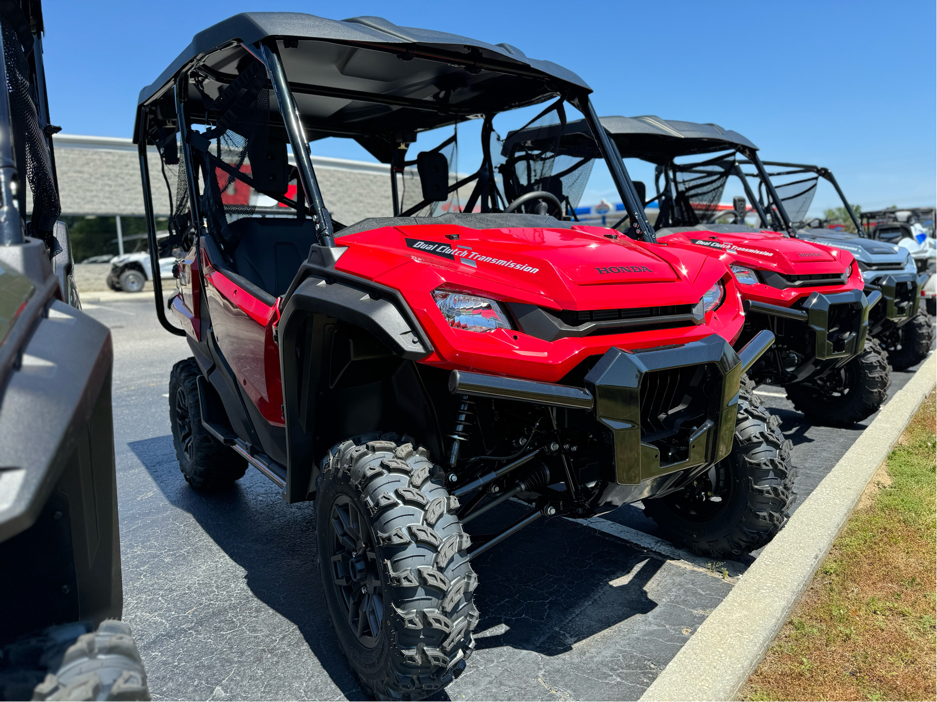 2024 Honda Pioneer 1000-5 Deluxe in Florence, South Carolina - Photo 3