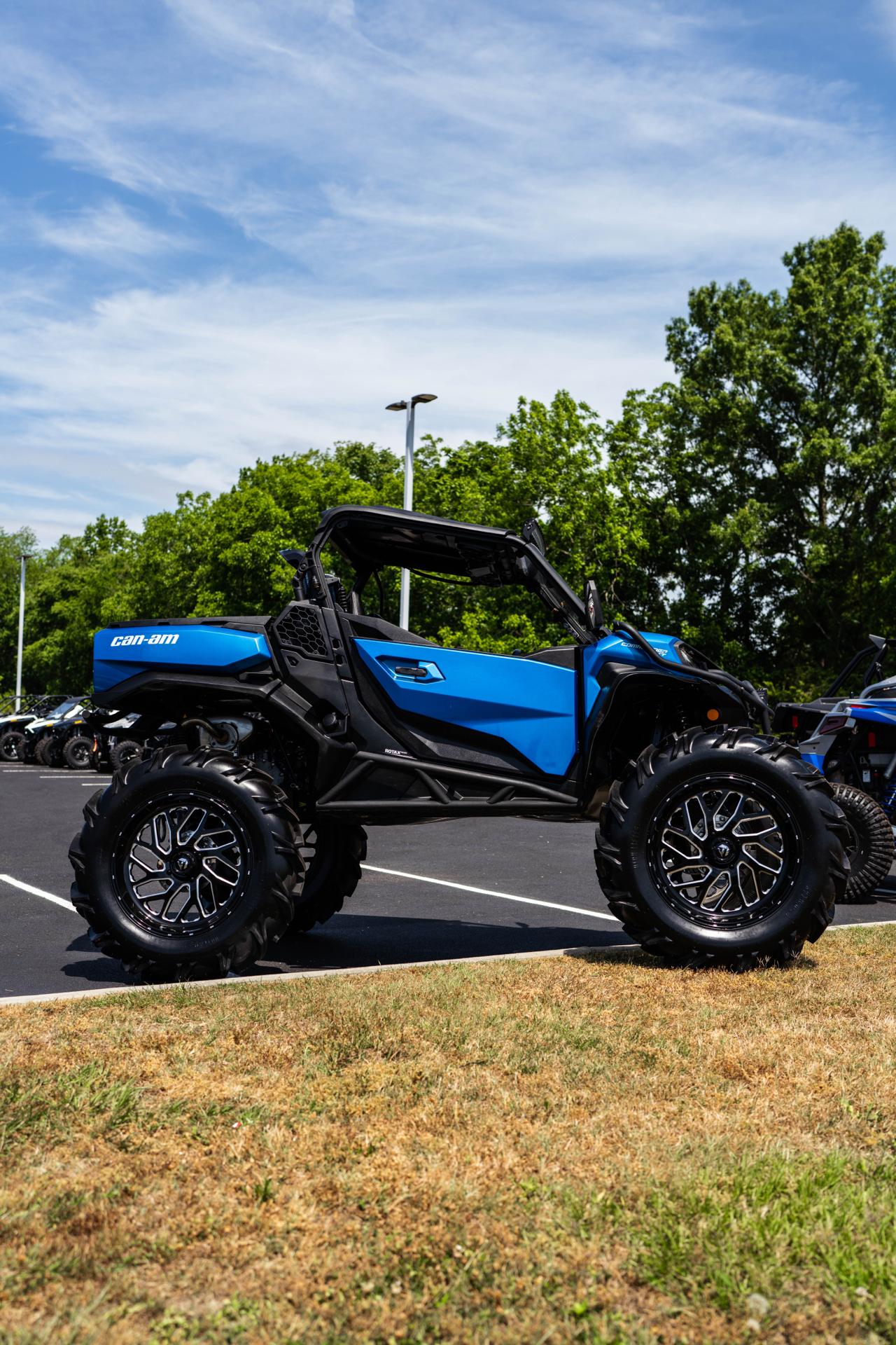 2021 Can-Am Commander 1000 R XT in Florence, South Carolina - Photo 2