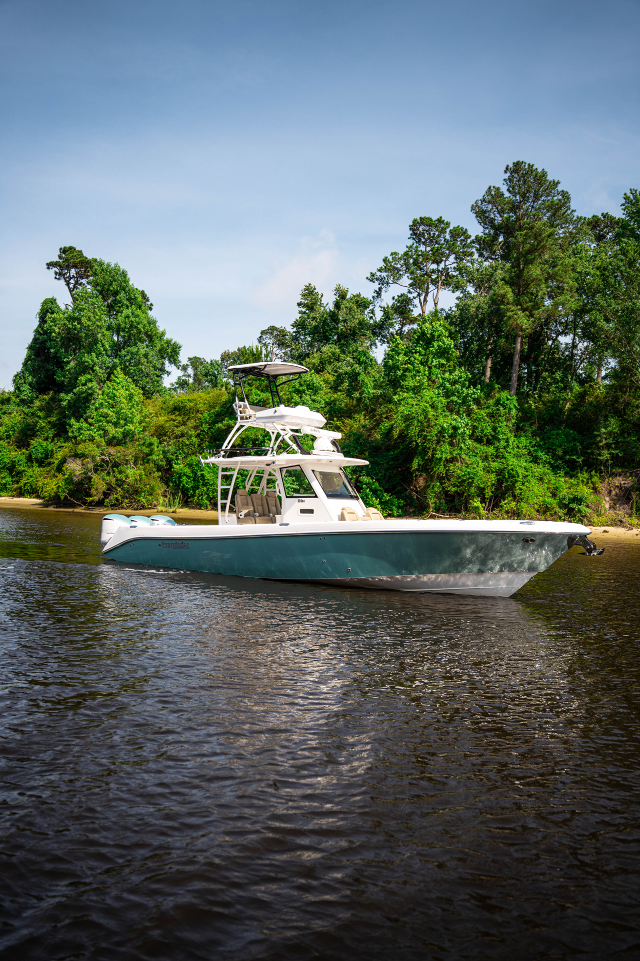 2019 Everglades Boats 355 in Florence, South Carolina - Photo 3