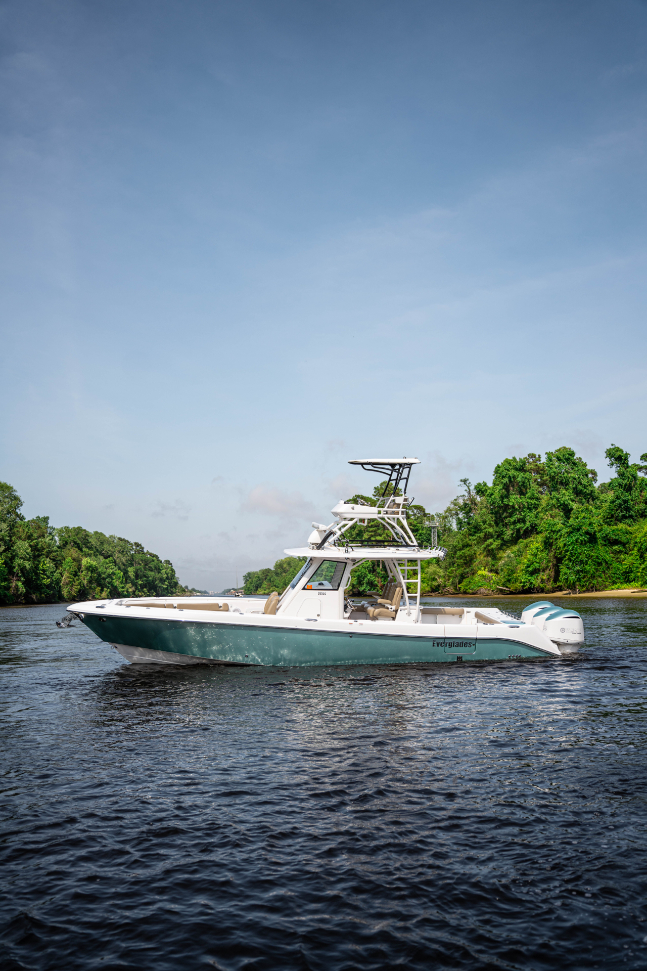 2019 Everglades Boats 355 in Florence, South Carolina - Photo 5