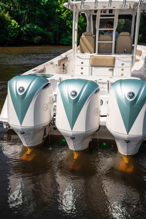 2019 Everglades Boats 355 in Florence, South Carolina - Photo 9