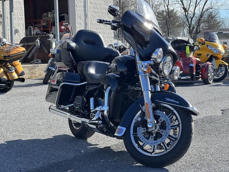 2019 Harley-Davidson Electra Glide® Ultra Classic® in Frederick, Maryland - Photo 2