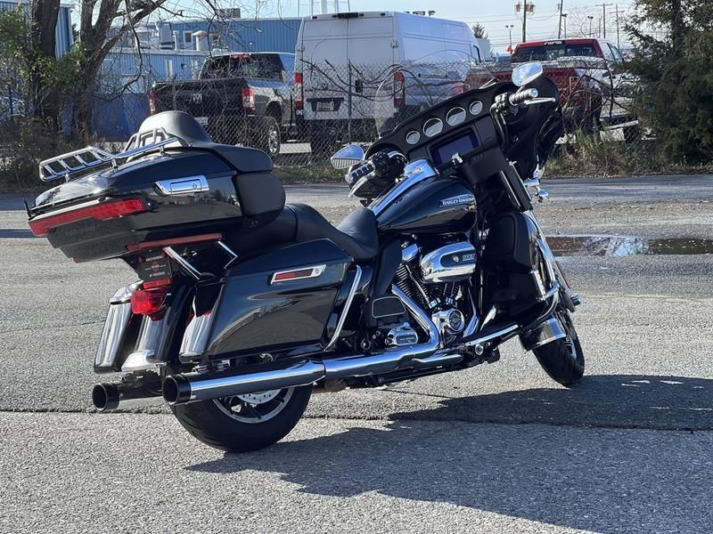 2019 Harley-Davidson Electra Glide® Ultra Classic® in Frederick, Maryland - Photo 3