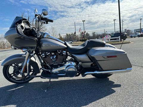 2017 Harley-Davidson Road Glide® in Frederick, Maryland - Photo 3