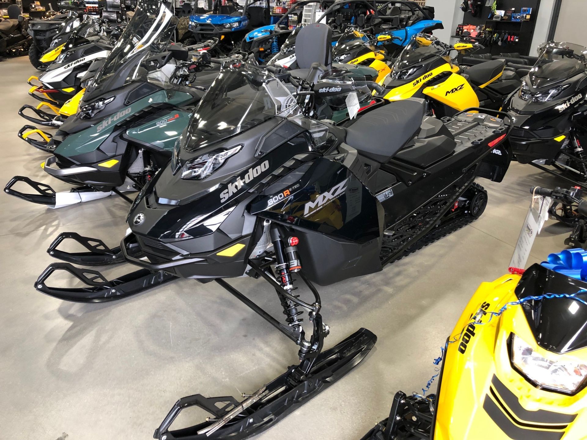 2024 Ski-Doo MXZ Adrenaline with Blizzard Package 137 600R E-TEC ES Ice Ripper XT 1.25 in Suamico, Wisconsin - Photo 1