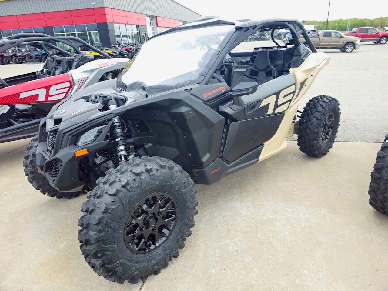2023 Can-Am Maverick X3 DS Turbo 64 in Suamico, Wisconsin - Photo 2