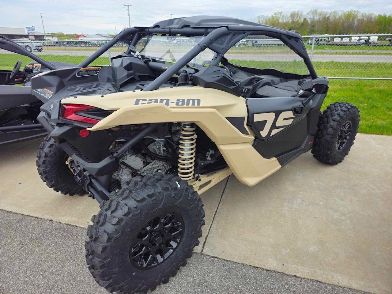 2023 Can-Am Maverick X3 DS Turbo 64 in Suamico, Wisconsin - Photo 4
