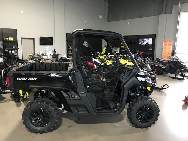 2023 Can-Am Defender XT HD10 in Suamico, Wisconsin - Photo 3