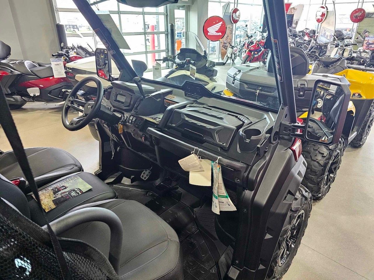 2024 Can-Am Defender XT HD9 in Suamico, Wisconsin - Photo 6