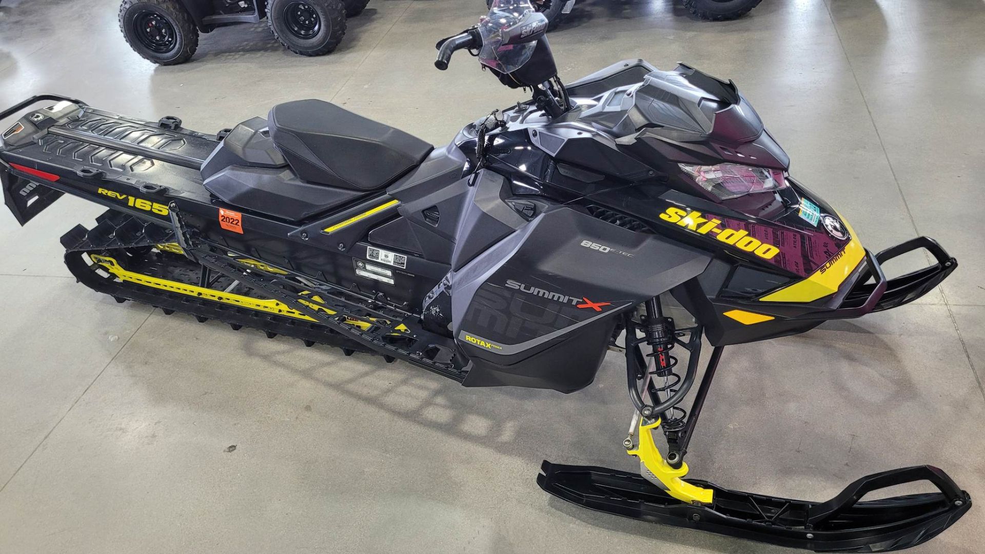 2017 Ski-Doo SUMMIT X 850 in Suamico, Wisconsin - Photo 2