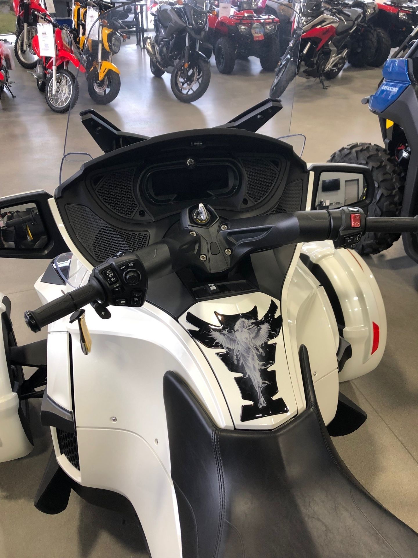 2019 Can-Am Spyder RT in Suamico, Wisconsin - Photo 3