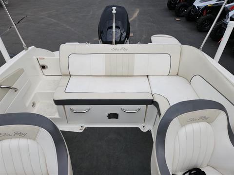 2013 Sea Ray 220 Sundeck Outboard in Kaukauna, Wisconsin - Photo 7