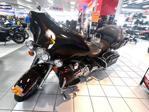 2011 Harley-Davidson Electra Glide® Ultra Limited in Kaukauna, Wisconsin - Photo 2