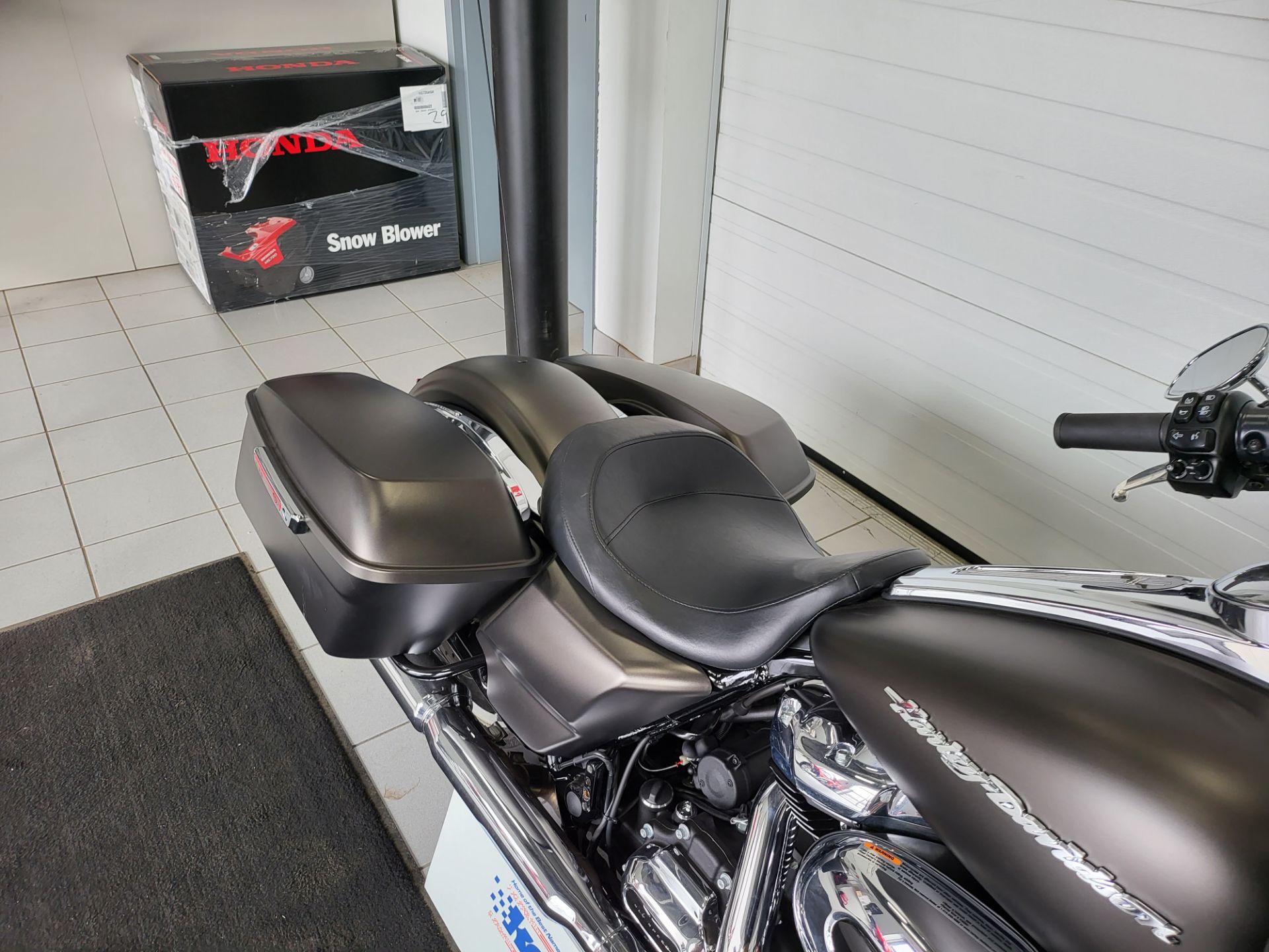 2020 Harley-Davidson Road Glide® in Kaukauna, Wisconsin - Photo 14