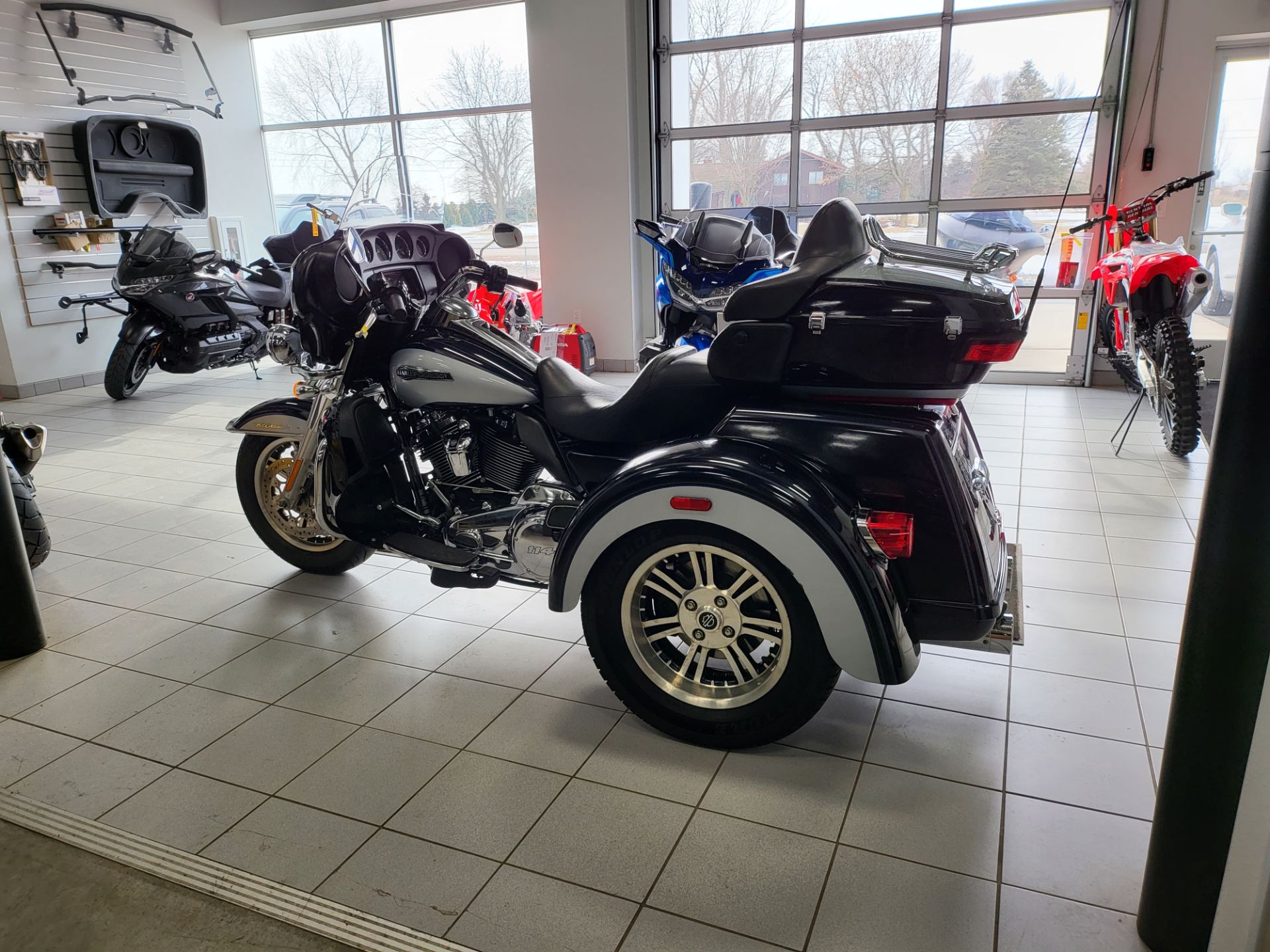 2020 Harley-Davidson Tri Glide® Ultra in Kaukauna, Wisconsin - Photo 6