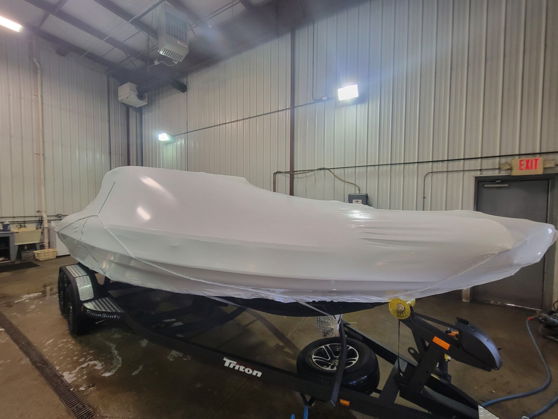 New 2024 Triton 206 FISHUNTER Power Boats Outboard in Kaukauna WI 30294