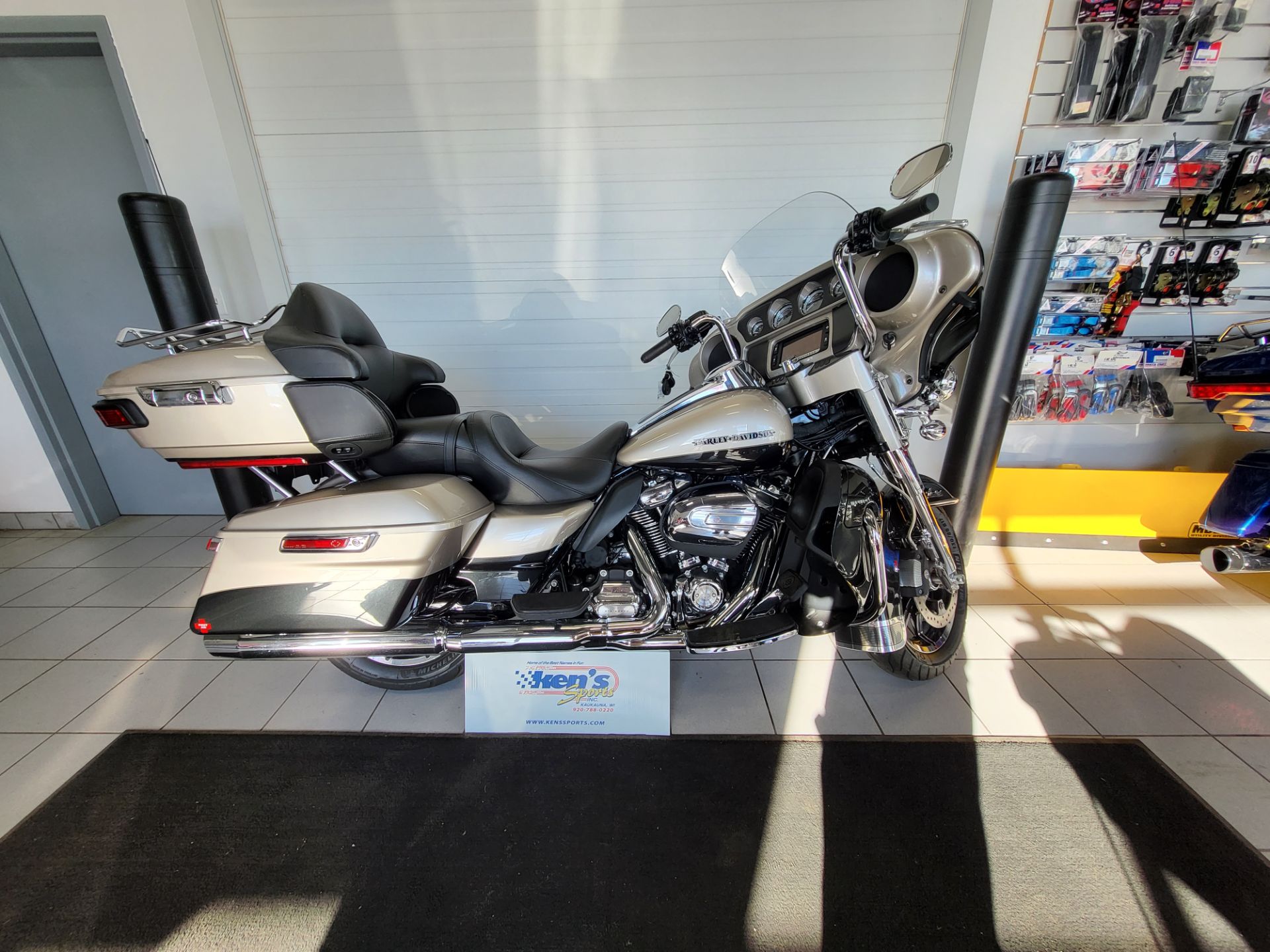 2018 Harley-Davidson Electra Glide® Ultra Classic® in Kaukauna, Wisconsin - Photo 1