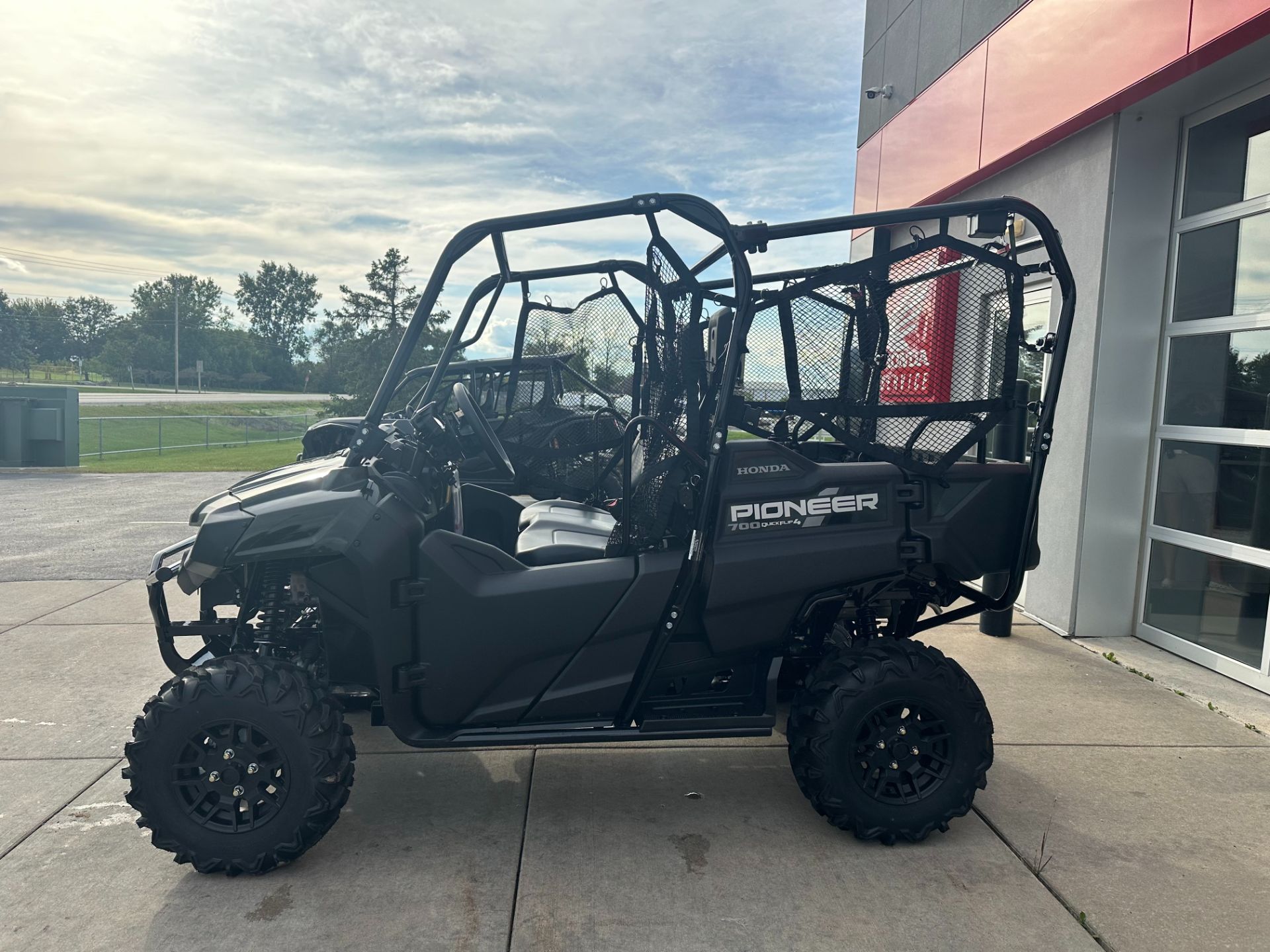 2025 Honda Pioneer 700-4 Deluxe in Kaukauna, Wisconsin - Photo 2