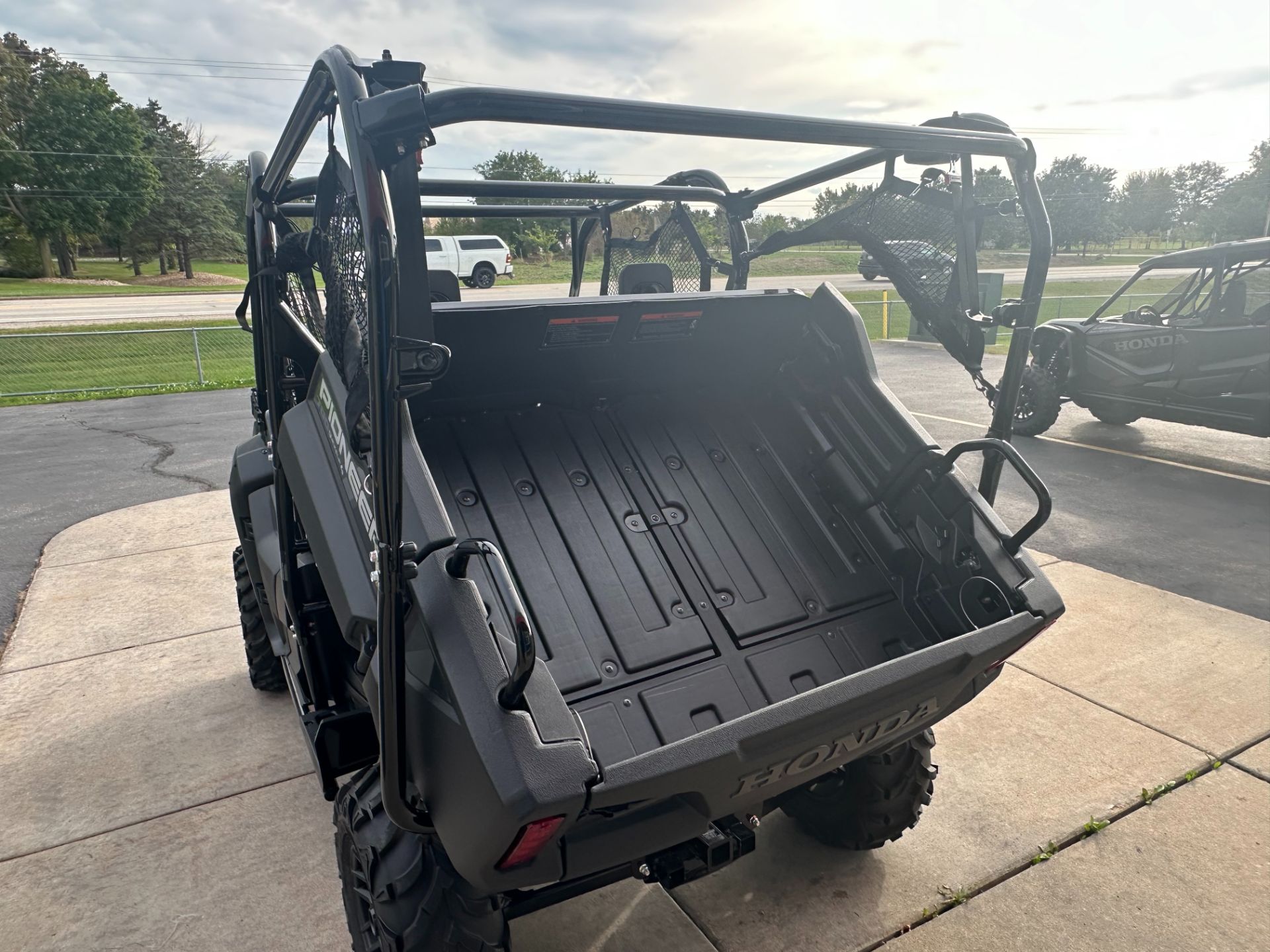 2025 Honda Pioneer 700-4 Deluxe in Kaukauna, Wisconsin - Photo 10