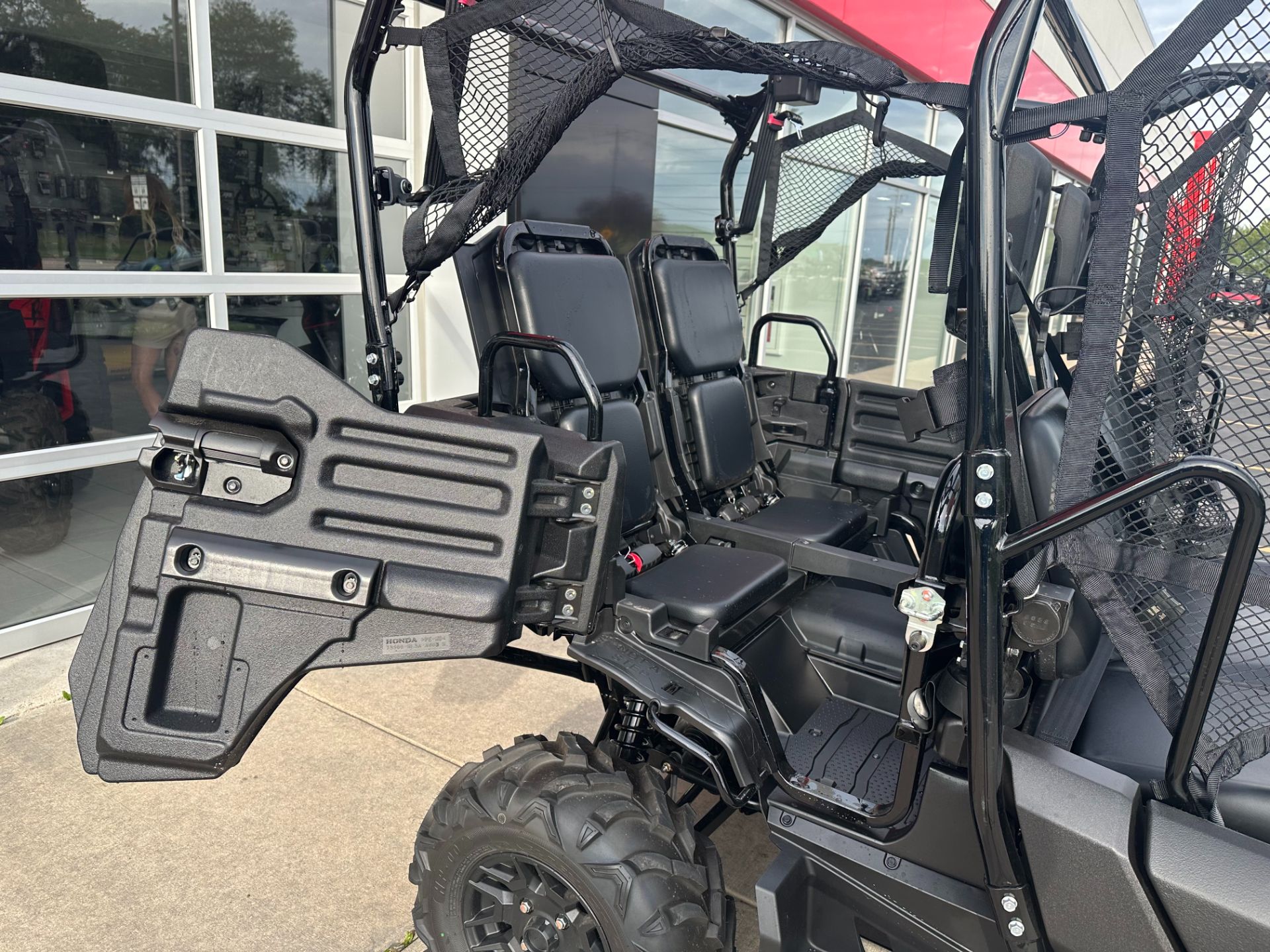 2025 Honda Pioneer 700-4 Deluxe in Kaukauna, Wisconsin - Photo 13