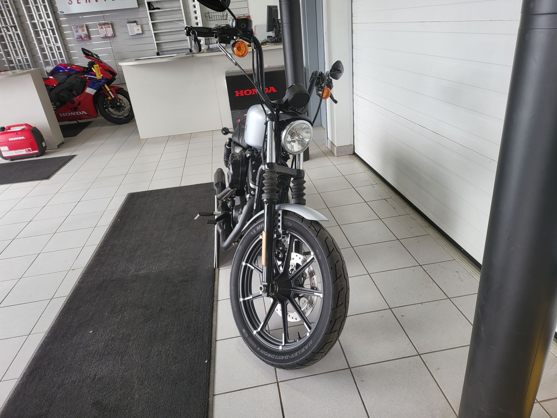 2020 Harley-Davidson Iron 883™ in Kaukauna, Wisconsin - Photo 7