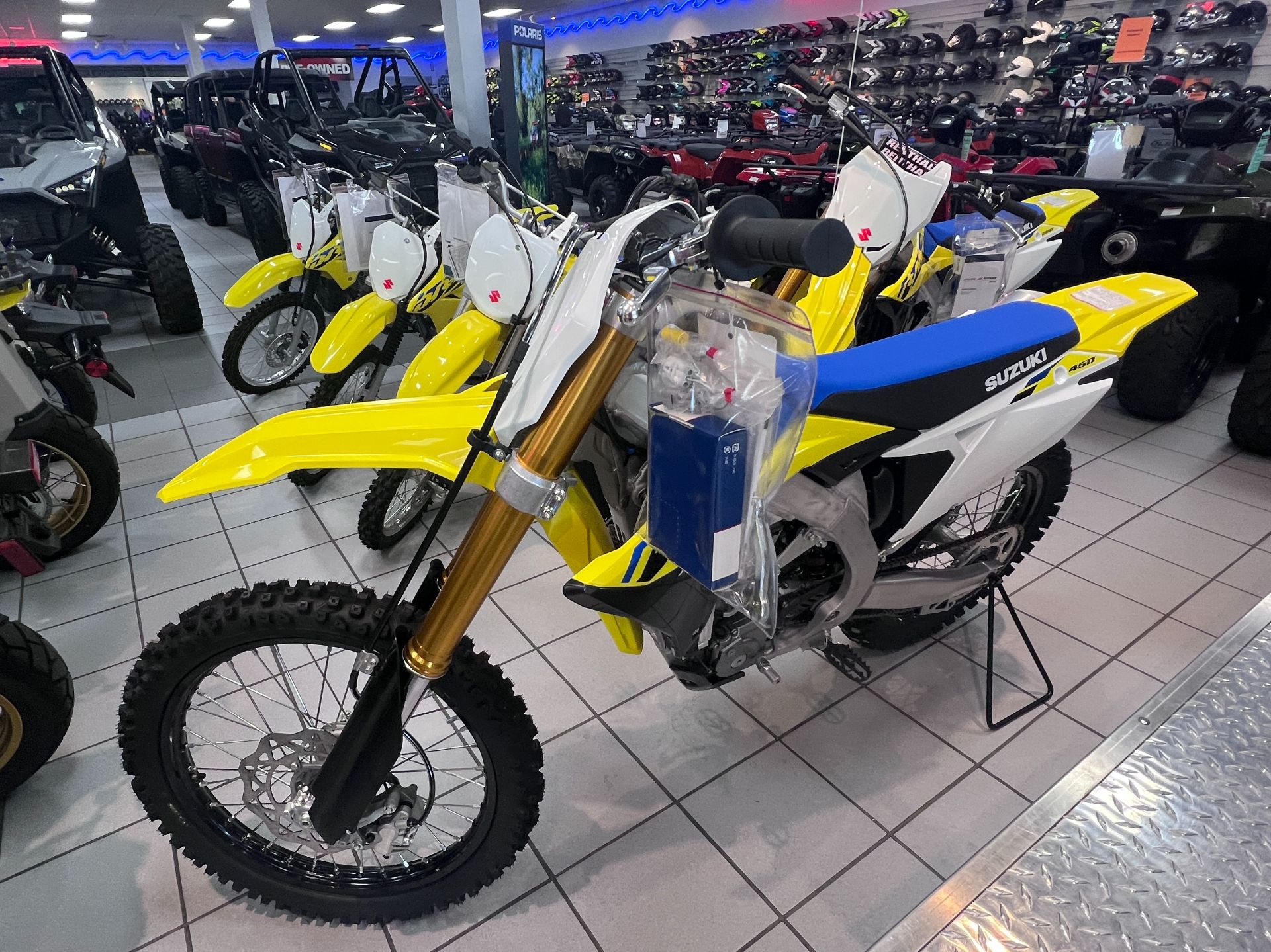 2024 Suzuki RM-Z450 in Kaukauna, Wisconsin - Photo 2