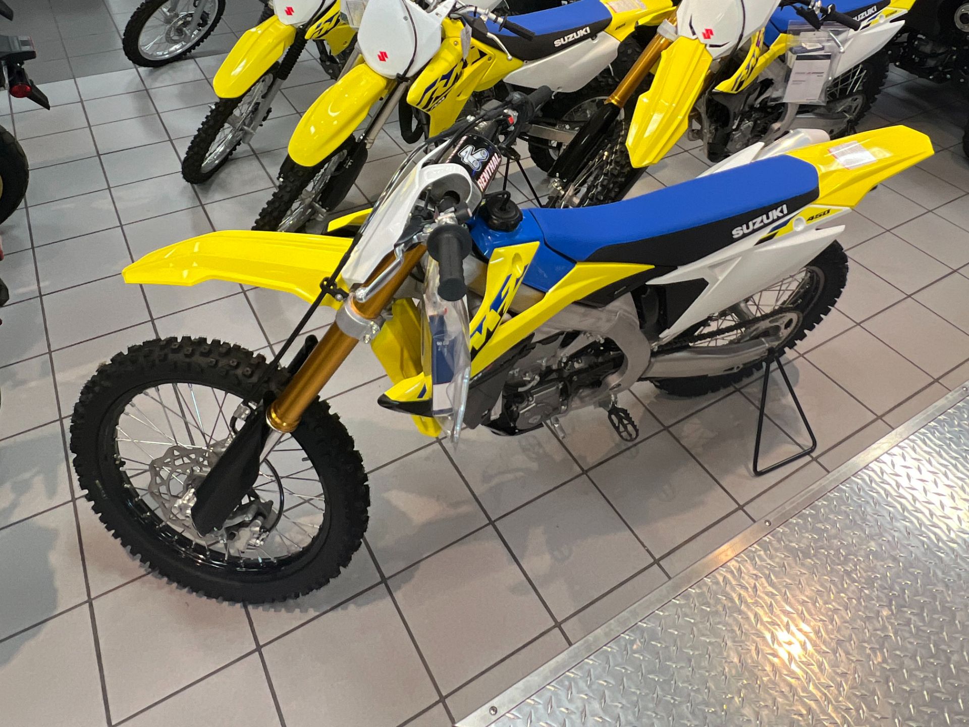 2024 Suzuki RM-Z450 in Kaukauna, Wisconsin - Photo 7