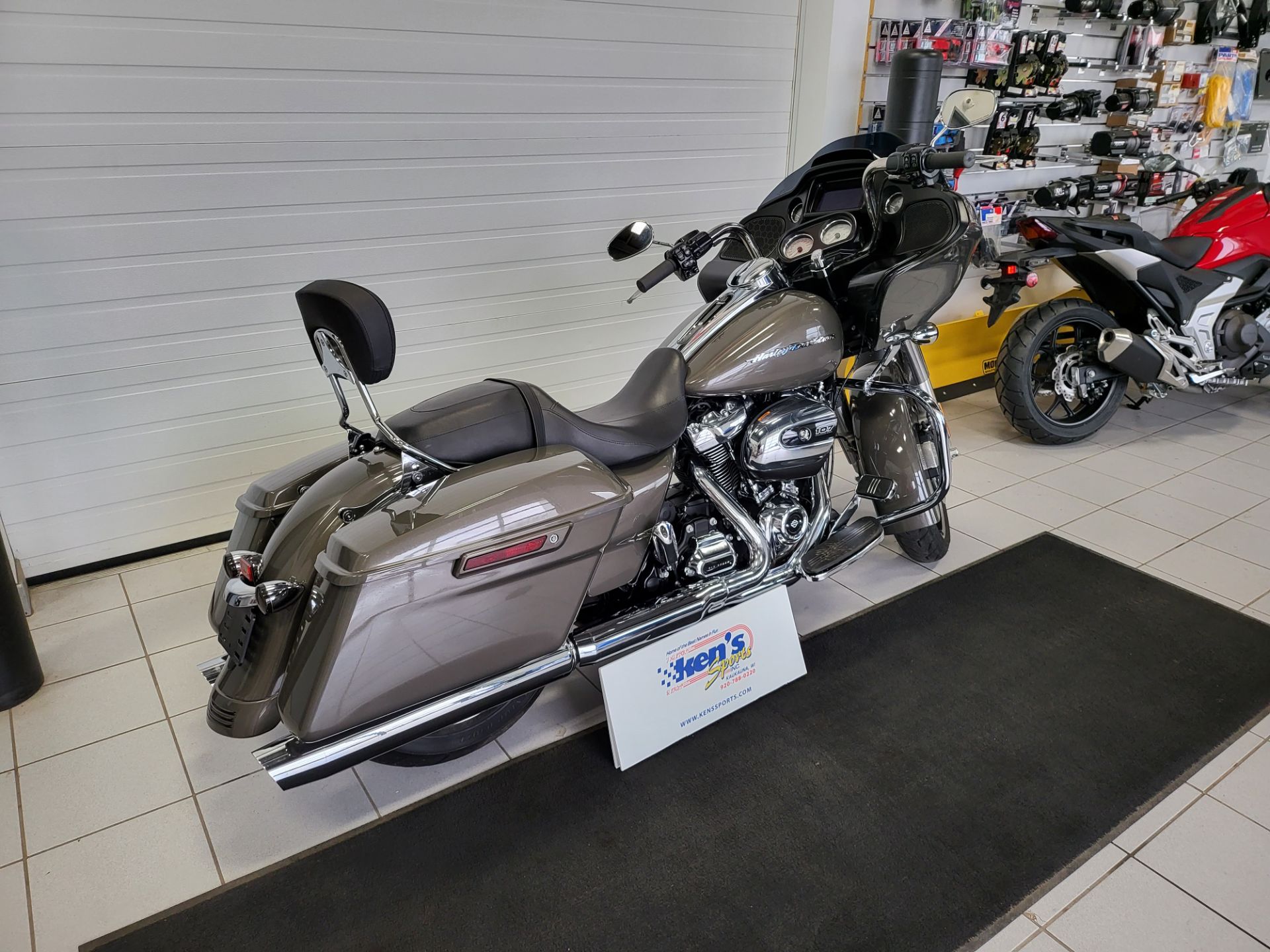 2019 Harley-Davidson Road Glide® in Kaukauna, Wisconsin - Photo 3