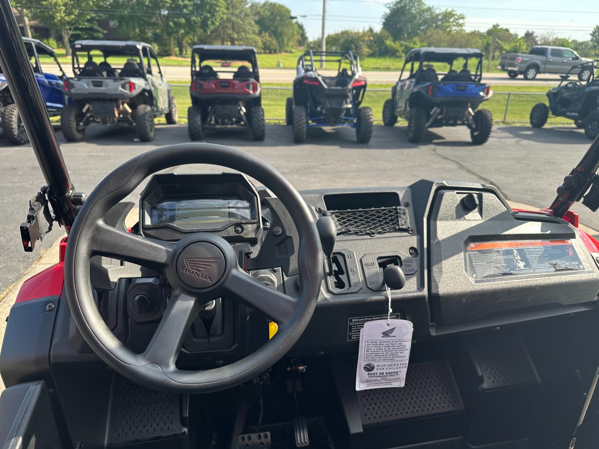 2025 Honda Pioneer 700 Deluxe in Kaukauna, Wisconsin - Photo 12