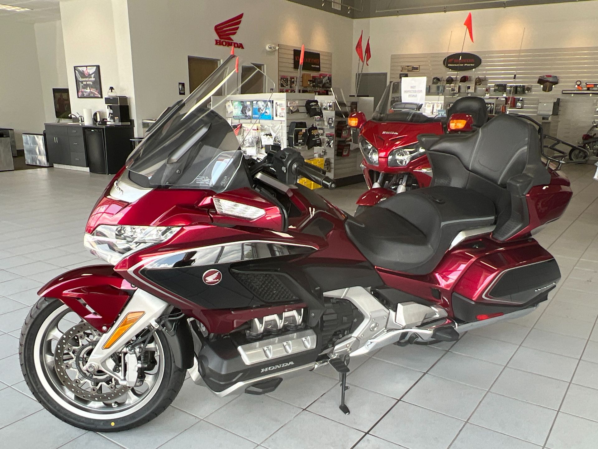 2018 Honda Gold Wing Tour Airbag Automatic DCT in Kaukauna, Wisconsin - Photo 2