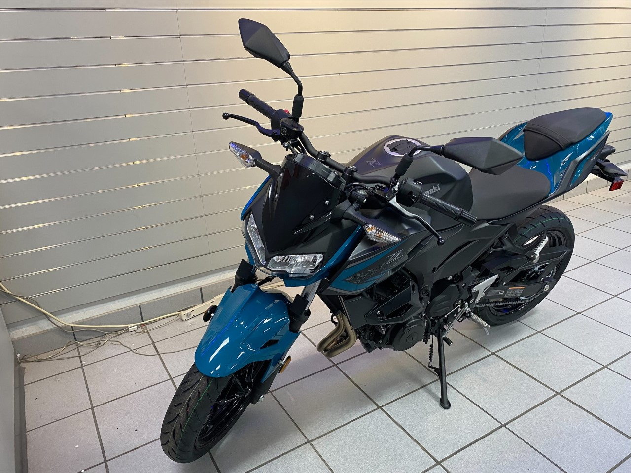 New 2021 Kawasaki Z400 ABS | Motorcycles in Kaukauna WI | Pearl Nightshade Teal / Metallic Flat Spark Black