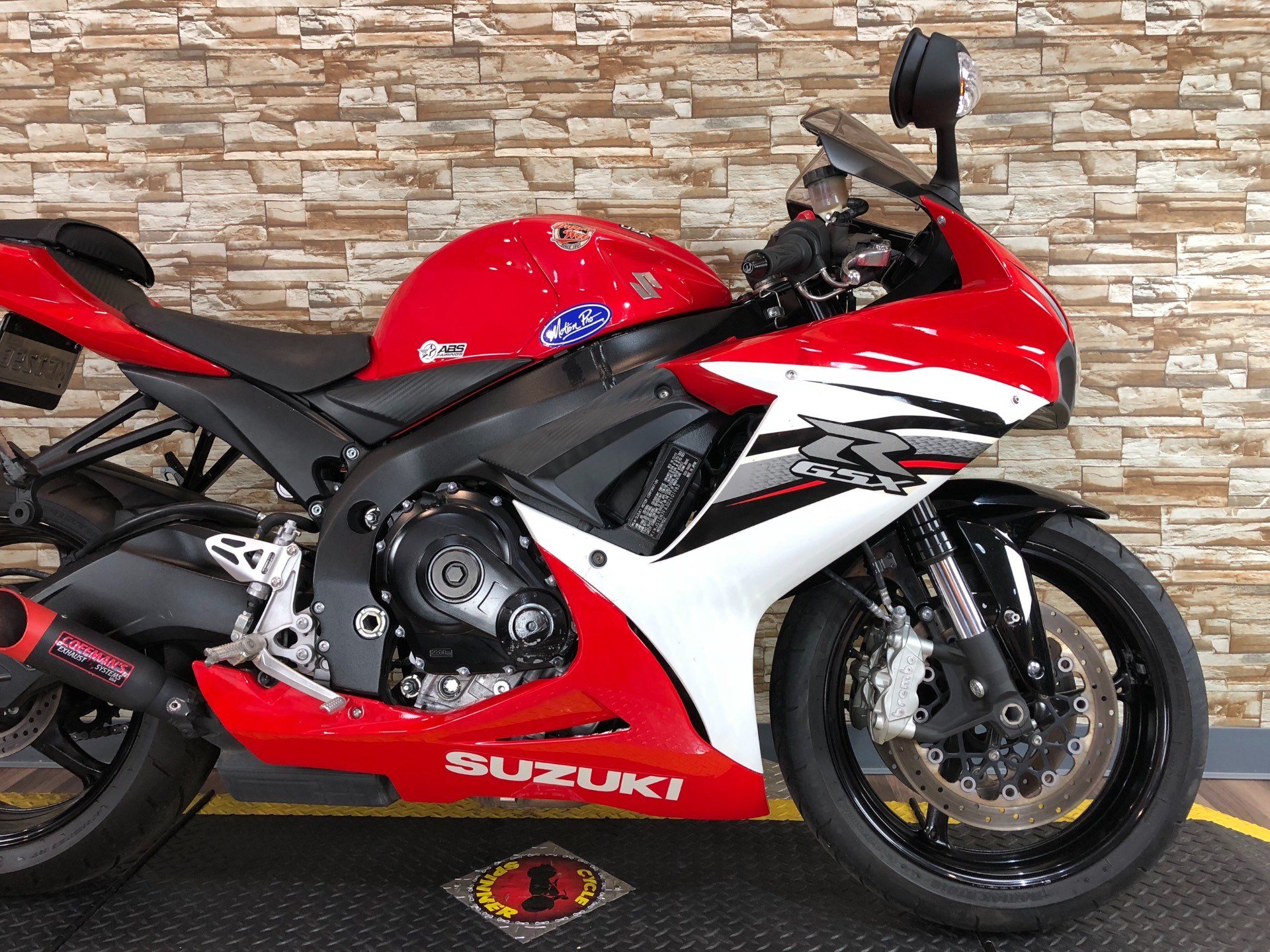 Suzuki gsx r600 фото