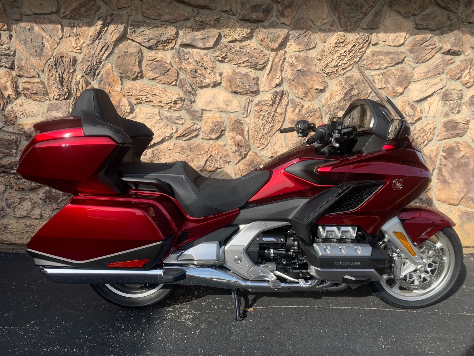 2023 Honda Gold Wing Tour Automatic DCT in Aurora, Illinois - Photo 2