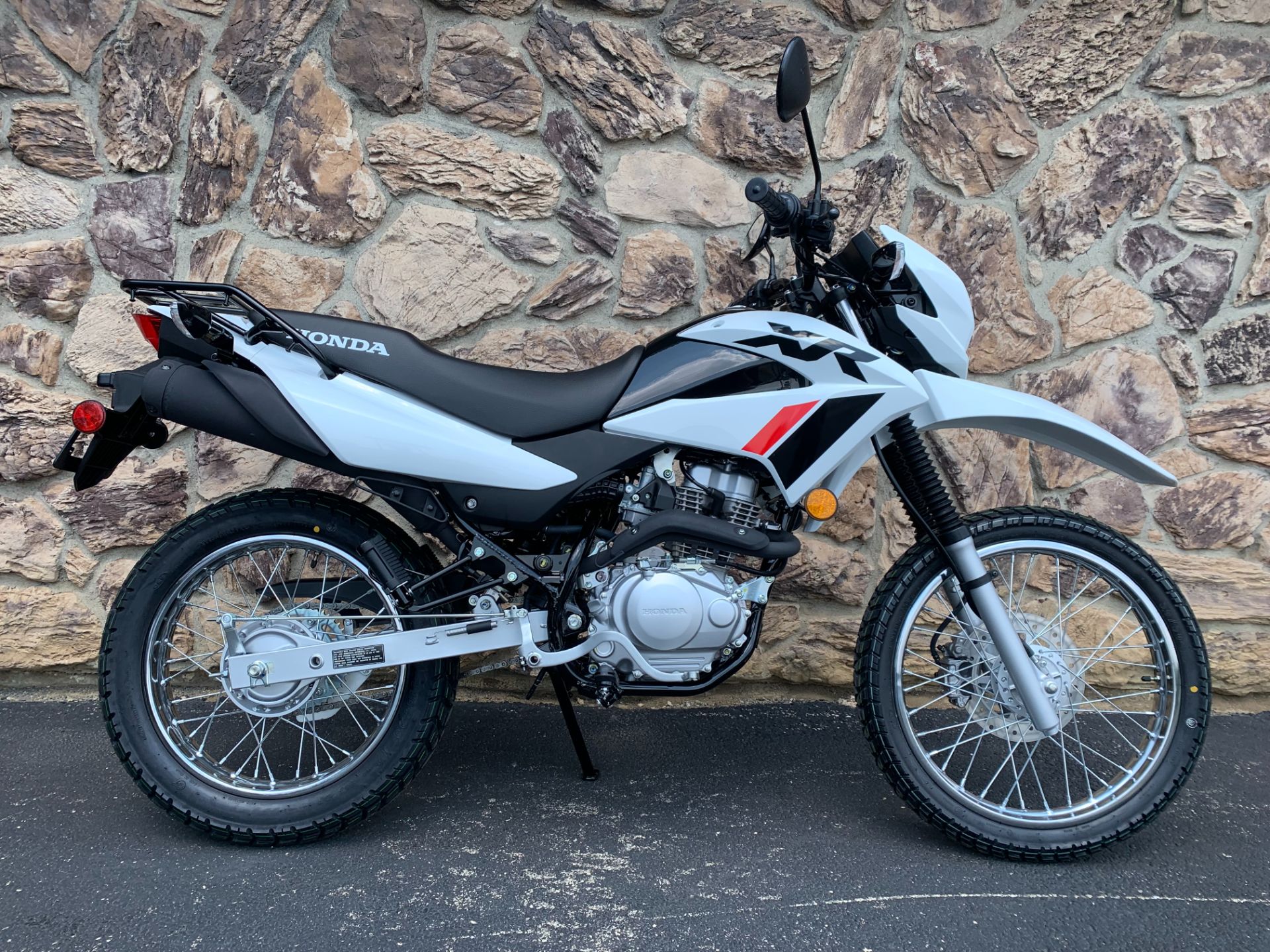 2024 Honda XR150L in Aurora, Illinois - Photo 2