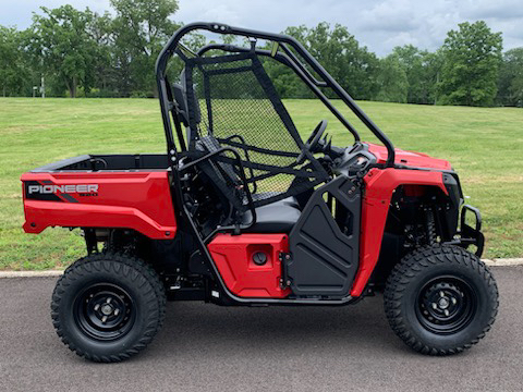 2025 Honda Pioneer 520 in Aurora, Illinois - Photo 2