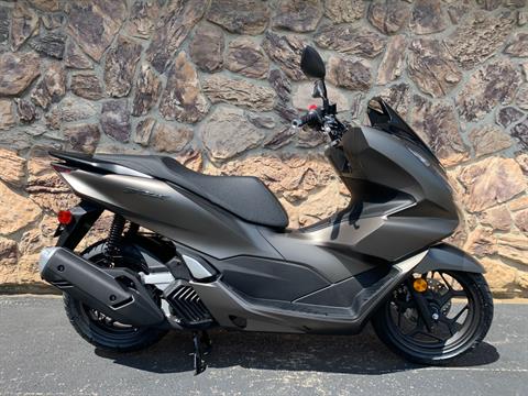 2023 Honda PCX in Aurora, Illinois - Photo 2