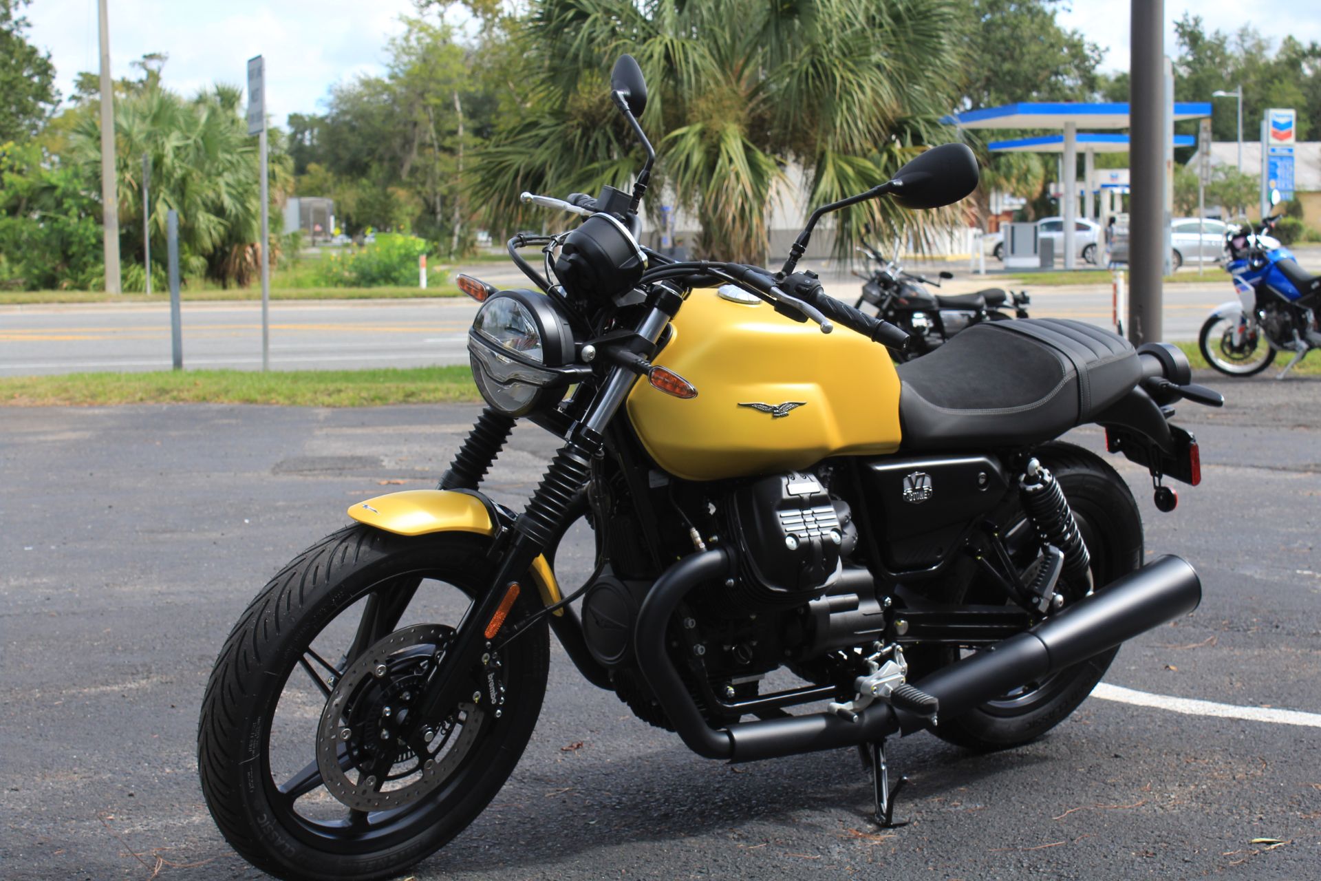 2023 Moto Guzzi V7 Stone in Gainesville, Florida - Photo 1
