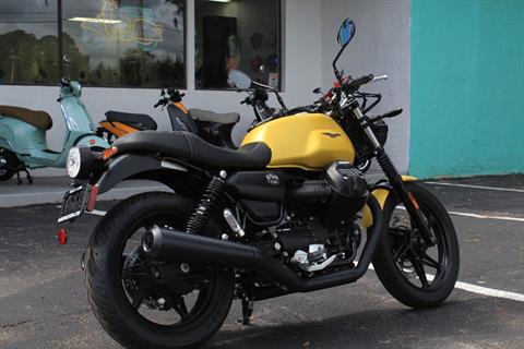 2023 Moto Guzzi V7 Stone in Gainesville, Florida - Photo 4